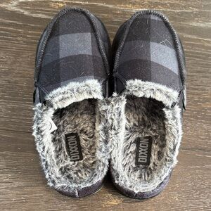 DIXXON Black and Gray Plaid Slippers with Faux Fur
